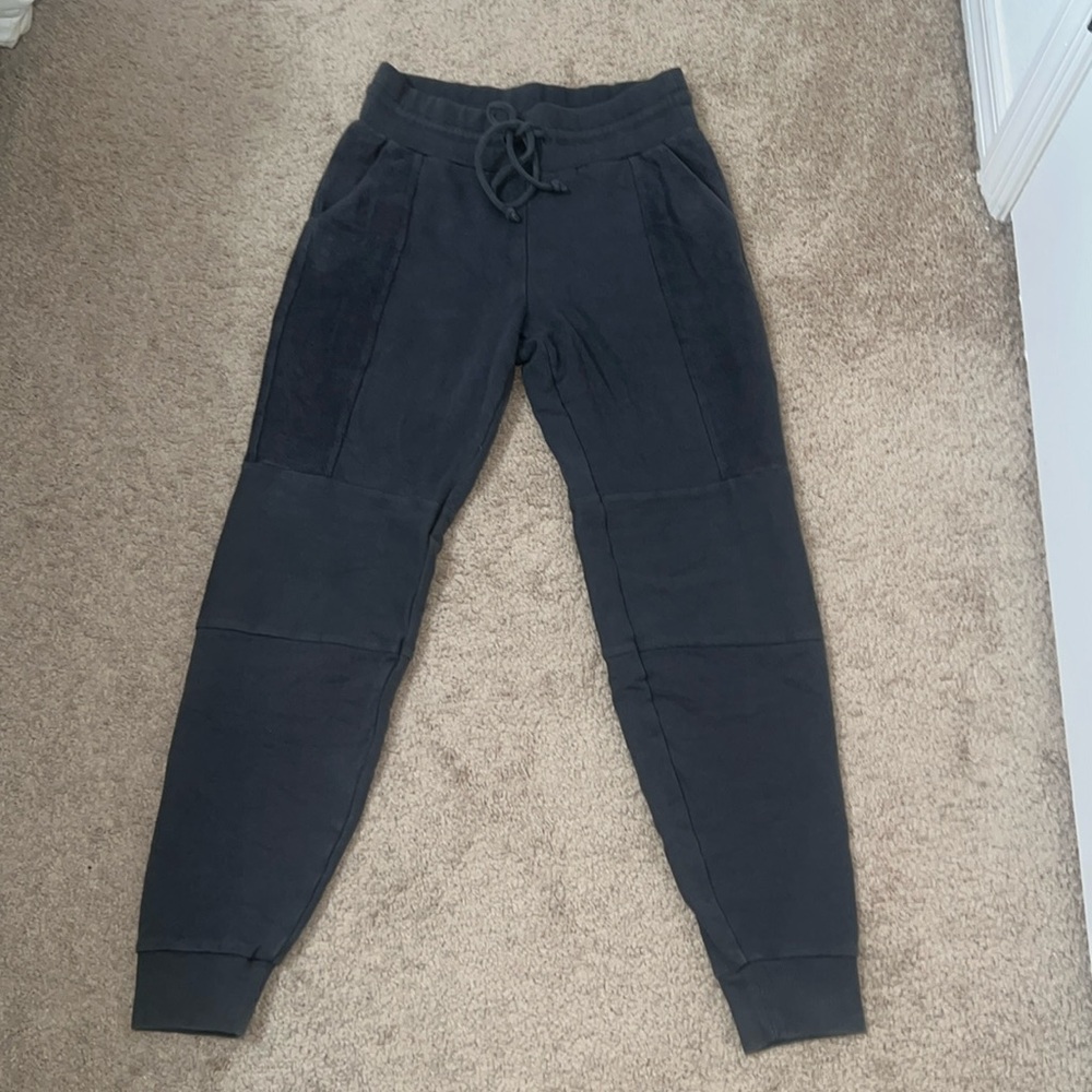 Alo Yoga Grey mixed fabric lounge sweatpants